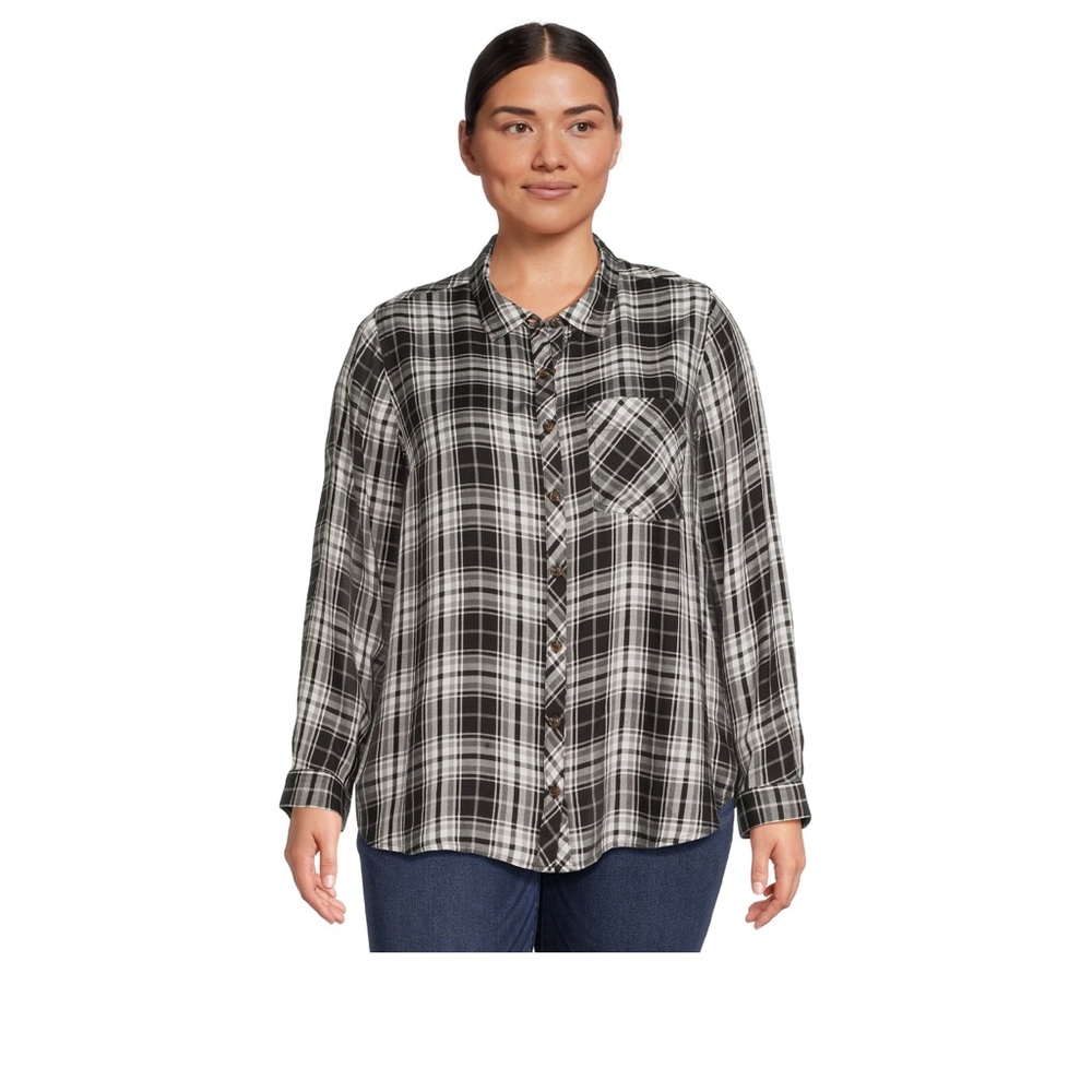 Terra & Sky Women's Plus Size Button
Woven Top